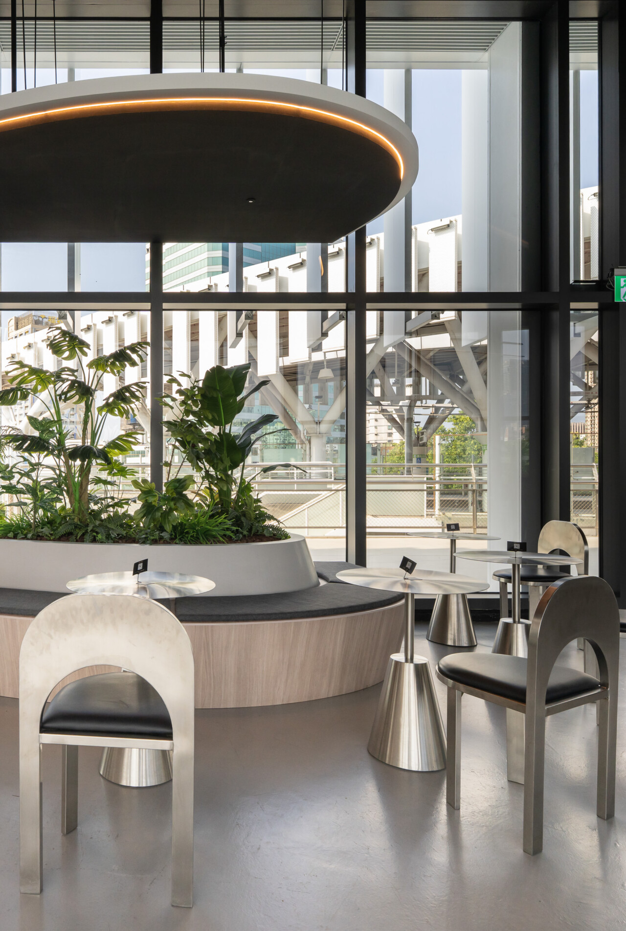 綠意中島，適合交流與拍攝