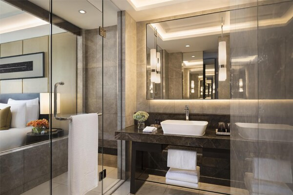 siam kempinski bathroom
