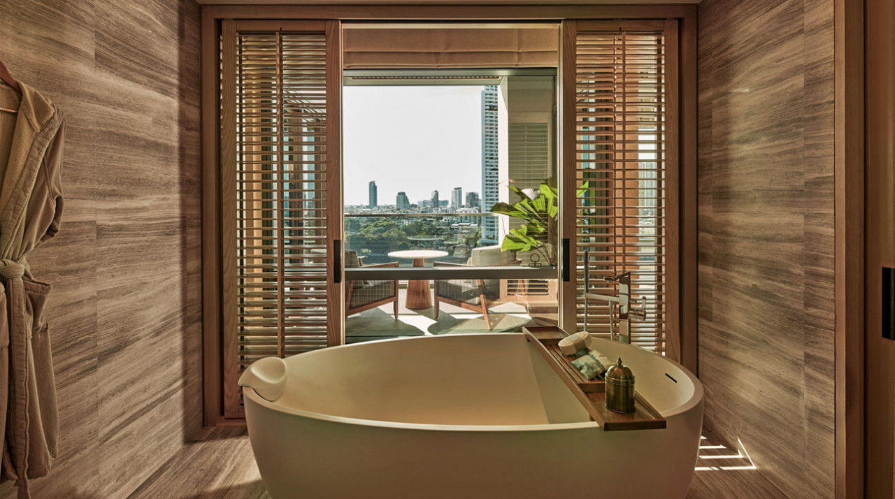 River Premier Suite bathroom 