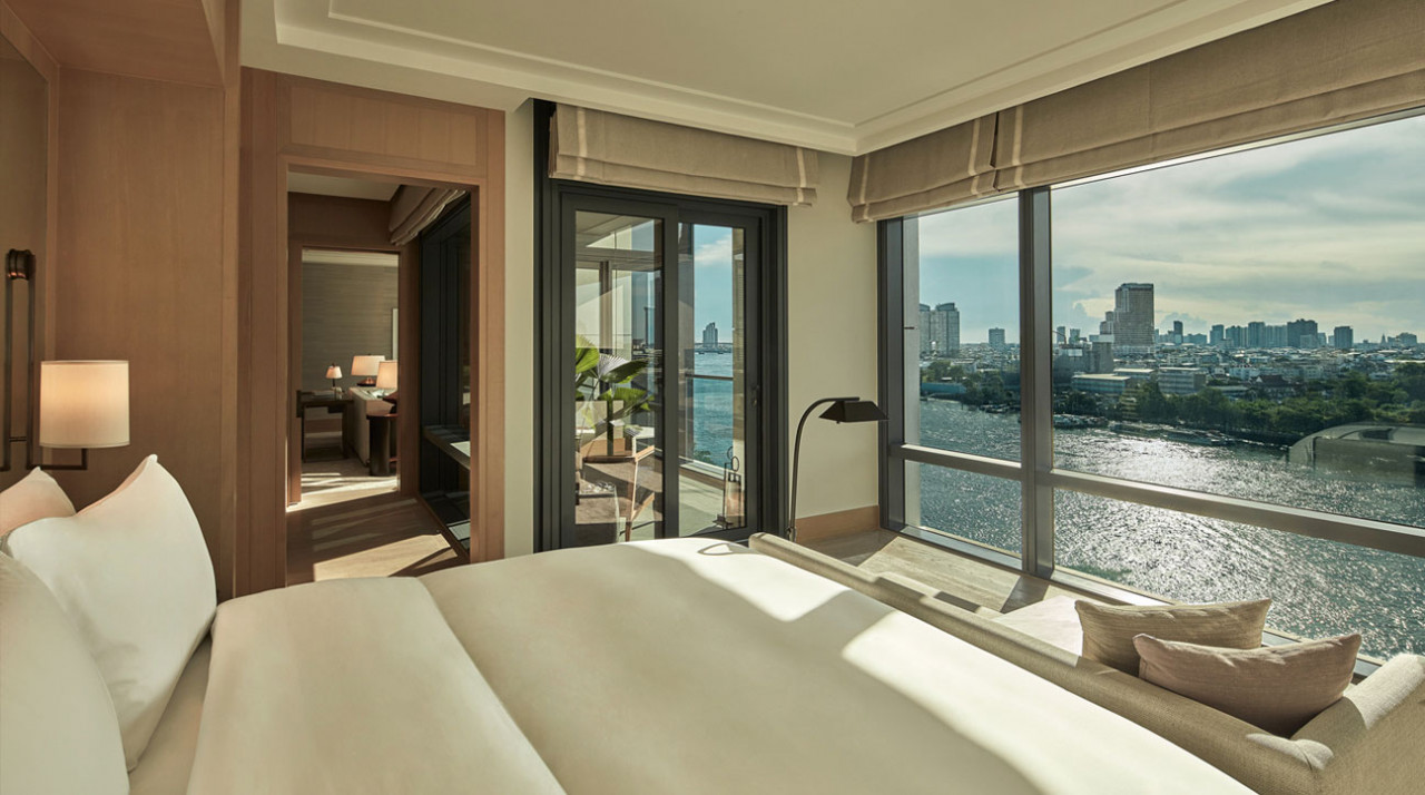 River Premier Suite capella room view