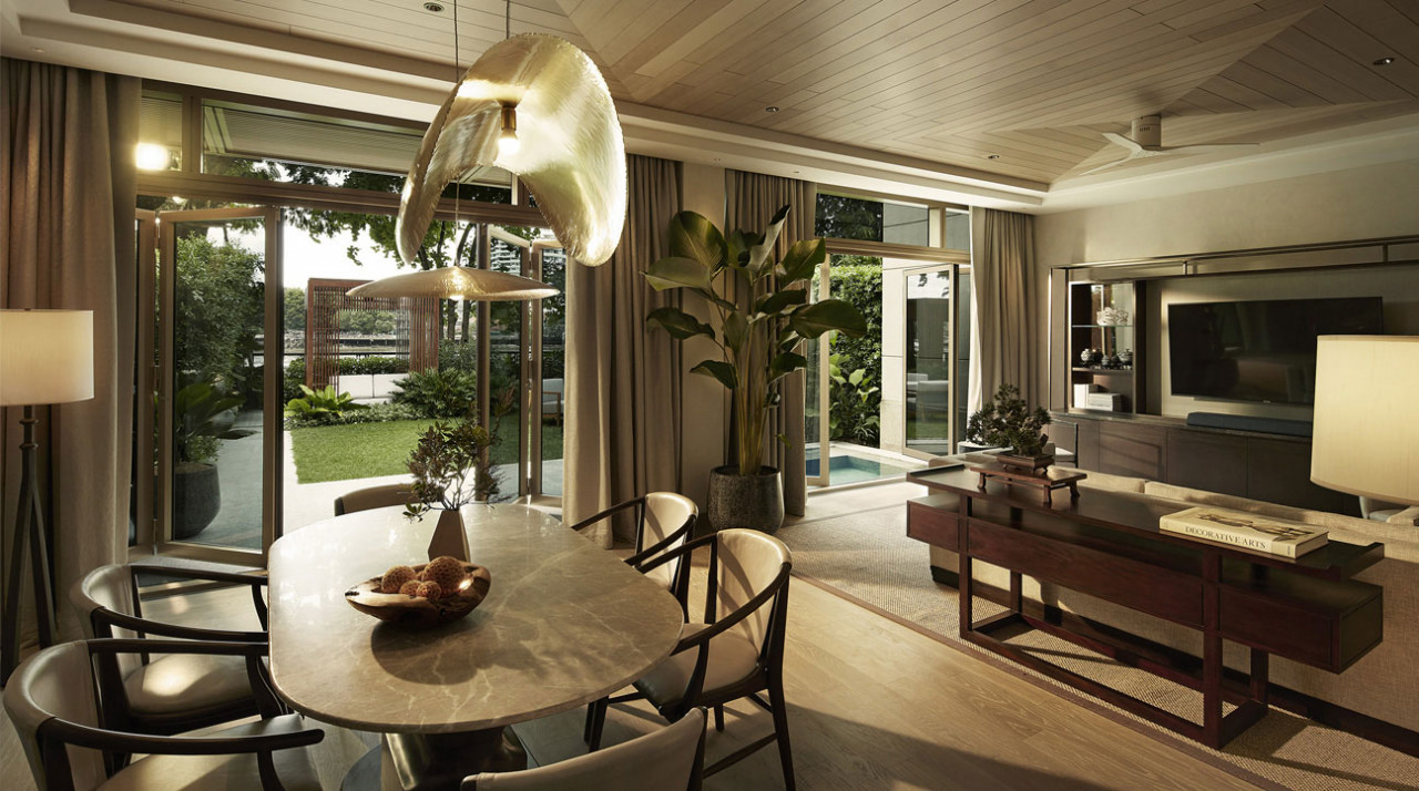 Villa capella bangkok dining area