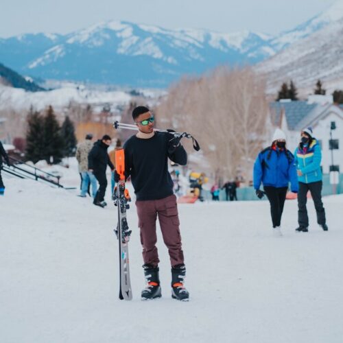 滑雪教練證照考試雪道訓練場景